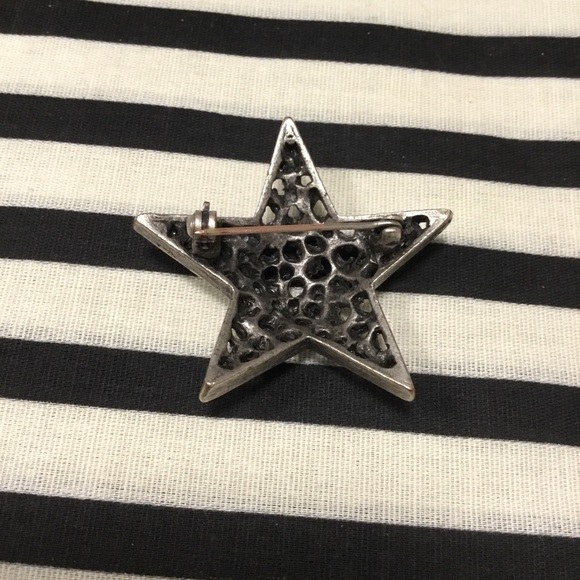 Silver Star Rhinestone Brooch - Picture 4 of 4